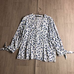 100円スタート♪ ZARA ザラ　レーヨン100 花柄　ブラウス