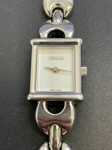 GUCCI グッチ 1800L 2針 ホワイト文字盤 レディース クオーツ 電池式 腕時計 電池切れ 動作未確認