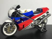 タミヤ 1/12 ホンダ VFR750R RC30 塗装完成品_画像1