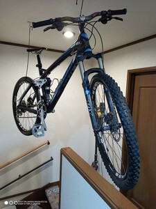 TREK トレック フルサス 26インチ Fuel-EX 9.8 軽量 12.7kg 18.5 ML (身長で170cm～180cm) カーボンフレーム マウンテンバイク MTB。