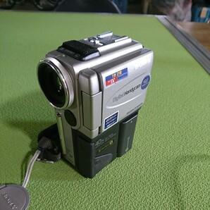 SONY DCR-PC3 ビデオカメラ 現状販売品 ジャンク品の画像1