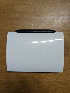 IY0370 Avox 7型ポータブルDVDプレーヤー/ADP-702AW 動作品 現状品