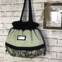 巾着トートバッグ ハンドメイド ◎ぷっくり丸型巾着バッグ　ミントグリーン刺繍_画像8