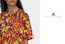 2024年購入/定価10450円 adidas by Stella McCartney コラボ♪ ゆったり 着丈長め コットン100 半袖 Ｔシャツ マルチカラー 総柄 S M 新品_画像3