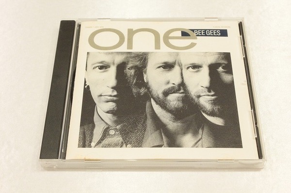 y36【即決・送料無料】CD / Bee Gees / ONE