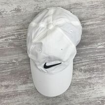 M882-F◆ NIKE GOLF ナイキゴルフ キャップ 帽子 刺繍 ◆ one size ポリエステル100 ホワイト 古着 メンズ ユニセックス_画像6