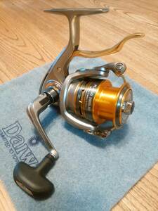 13プレイソ　2500LBD　ダイワ(Daiwa)　レバーブレーキ（袋付き）