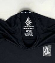 VOLCOM ボルコム A9112404BLK② メンズ Lサイズ 半袖ラッシュガード ブラック色 ルーズフィット UVカット ヴォルコム 新品 即決 送料無料_画像4