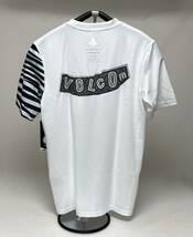 VOLCOM ボルコム A9112404WHT① メンズ Mサイズ 半袖ラッシュガード ホワイト色 ルーズフィット UVカット ヴォルコム 新品 即決 送料無料_画像2