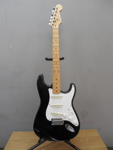 Fender・Squier・スクワイア・ストラト・エレキギター・ブラック色・専用ソフトケースつき_画像1