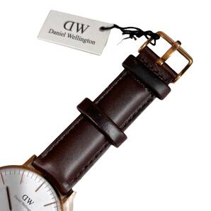 【未使用】Daniel Wellington ダニエルウェリントン 腕時計 レザーベルト 白文字盤 動作未確認 レディースの画像4