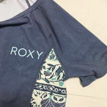 未使用 ロキシー Roxy ラッシュガード 半袖 レディース XS ブルー デニム風 ロゴ 海水浴 日焼け防止 サーフィン 水着 海外_画像2