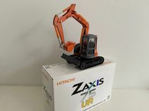 日立建機 HITACHI 1/35 ダイキャストモデル ZAXIS75UR 超小旋回 バックホー 非売品 ミニカー ミニチュア 重機 ショベルカー_画像1