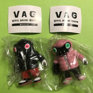 VAG 37 クトゥルフオイド　黒　ピンク