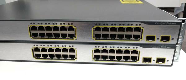 Cisco Catalyst 3750 ( WS-C3750-24TS-S ) x 2台