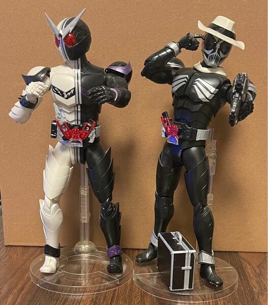 仮面ライダーWとスカルプラモデル中古品