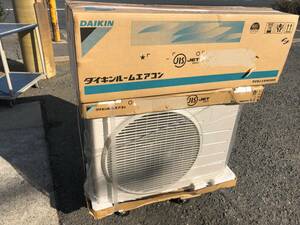 未使用中古品 建築資材・電材 ダイキン DAIKIN ルームエアコン R22JPS / F22JTPS-W 本体のみ 空調 IT18O3EXAVKA