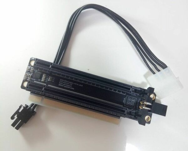 PCIe 4.0 スプリッター X16 --> X8, X8.