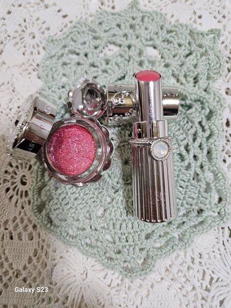 ジルスチュアートJILLSTUART リップブロッサム03口紅。アイシャドウ。