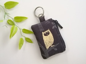 ハンドメイド〈小銭が入るキーホルダー〉ミニミニポーチ 　Forest owl/森のフクロウ　 (7×5）※ピルケ-ス/コインケ-ス