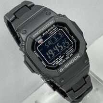 極美品 G-SHOCK GW-M5610BC-1JF タフソーラー 電波受信 電波ソーラー マルチバンド6 ブラック 反転液晶 メタルコアバンド スクウェア_画像2