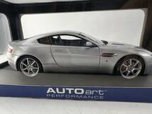 未使用　保管品　AUTOart オートアート 1/18 Aston Martin アストンマーティン V8 ヴァンテージ シルバー 70201　ミニカー　１円～　C_画像6