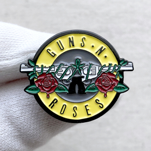 ガンズ・アンド・ローゼズ Guns N' Roses ロックバンド ロゴ◆ピンバッジ ピンズ バッチ ブローチ◆音楽 ハードロック ヘビメタの画像2