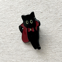 赤マントの黒猫　ネコ伯爵◆ピンバッジ　ピンズ　バッチ　ブローチ◆かわいいニャンコ　いたずらクロネコ_画像3