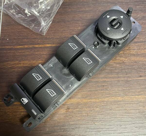 未使用　新品　FORD KUGA フォード　クーガ　スイッチASSY 運転席側　パワーウインドウスイッチ　F1ET14A132CCC