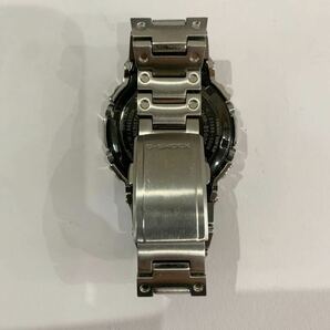 中古品 G-SHOCK GMW-B5000D-1JF Bluetooth 搭載 フルメタル 電波ソーラー メンズ シルバー色 箱付き 稼働品 casio カシオの画像5