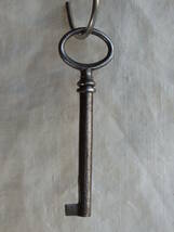 フランスアンティーク 鍵 1900年 アンティークキー KEY 雑貨 フレンチ ブロカント 蚤の市 古い 鉄製 アトリエ 北欧 _画像1