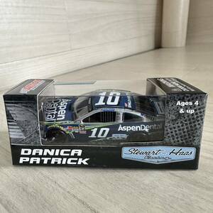 【A0314-7】未開封品『Action 1/64 ナスカー Danica Patrick #10 Aspen Dental 2016 SS C106865A0DP』ミニカー レーシングカー