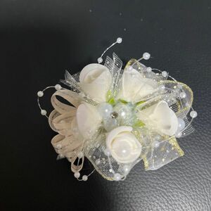 コサージュ ハンドメイド パール お花ビーズデザイン ブローチ クリスタル