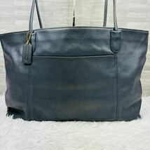 美品 大容量 COACH コーチ 型番：4067 ビジネスバッグ トートバッグ 肩がけ レザー 本革 A4 PC収納 チャーム ネイビー ブルー メンズ 通勤_画像2