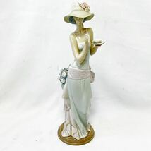 LLADRO リヤドロ 5470 ティータイム フィギュリン 陶器 置物 現状品_画像1