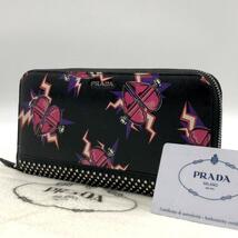 美品］プラダ　PRADA ユニバーサルスタジオコラボ　ラウンドファスナー　長財布　フランケンハート　スタッズ　ボルト　サフィアーノ_画像1