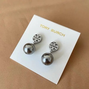 新品未使用　TB013-03 Tory Burch トリーバーチ　定番 ロゴ ピアス　パール　シルバー