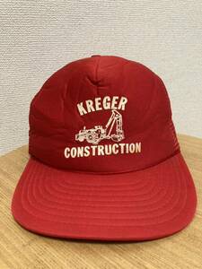 90's USAヴィンテージ Universal メッシュキャップ 帽子 KREGER CONSTRUCTION /企業キャップ 赤　ONE SIZE