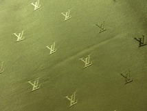 ルイ ヴィトン LOUIS VUITTON ストール スカーフ シルク100％ カーキ LV柄 ロゴ総柄_画像4
