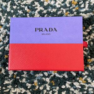 PRADA プラダ クレヨン 青山店限定ノベルティ