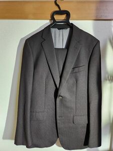 AOKI・アオキ　チャコールグレーのスーツ上下（MAJIブランド）　Y5サイズ スーツ