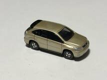 トミカ TOMICA トヨタ　ハリアー ゴールド　TOYOTA HARRIER NO.62 中国製 タカラトミー　2004_画像2