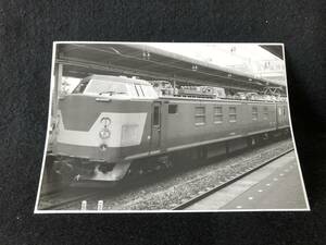 【昔の鉄道写真】L672-19■中野駅■回9531M/電気検測試験車■クモヤ443＋クモヤ442■昭52.5.7■国鉄