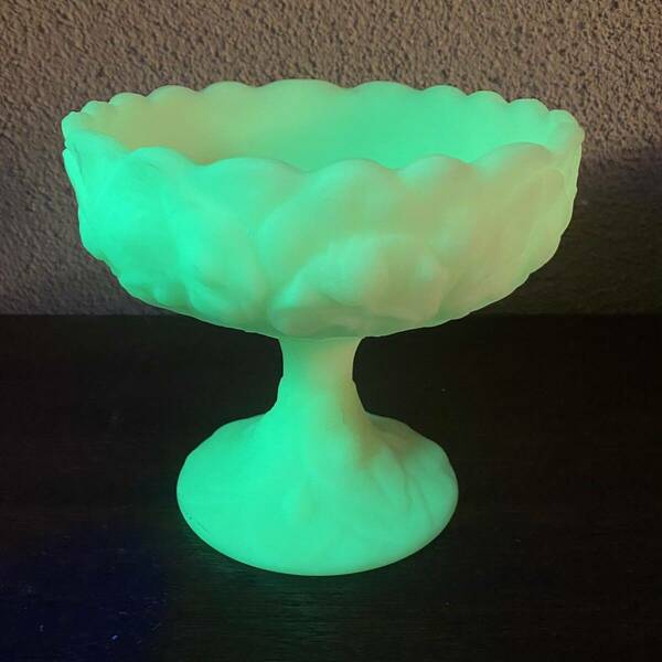 ヴィンテージ　フェントン　カスタードグラス　ウラン　ウォーターリリー　サテンガラス fenton vintage ペデスタルコンポート　花瓶