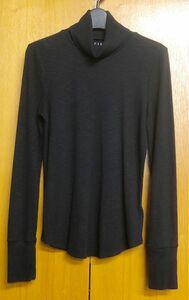 レディース★GAP★タートルカットソー　XS　黒　中古品