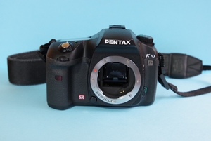 PENTAX K10D+バッテリーグリップ+標準・望遠ズームレンズ2本セット