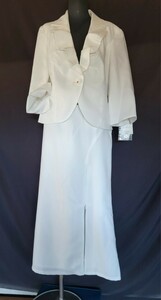 激安！白ツイード　ギャザー衿ロングタイトスーツ　ベルト付き　　　　　　　　　　　　17号サイズ 