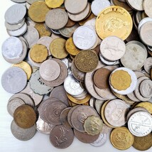 海外通貨 約2.2kg 香港 アラブ首長国連邦 シンガポール カナダ インドネシア オーストラリア 他 大量 外貨 硬貨 外国銭 古銭 コイン WK_画像4