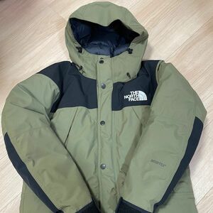 THE NORTH FACE Mountain Down Jacket