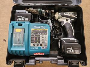 ★売切り★マキタ makita 充電式インパクトドライバ TD133DRFXW セット品 充電器 バッテリ2個 ケース有 バッテリージャンク品 中古 